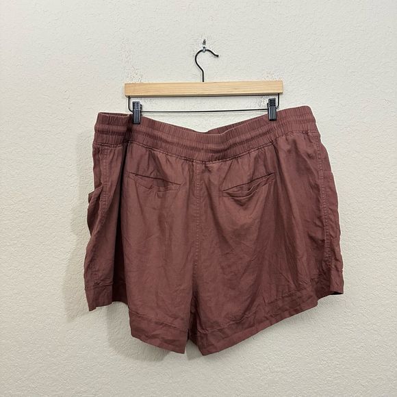 ATHLETA Cabo Linen 4" Shorts in Hearth Rose - Picture 4 of 7